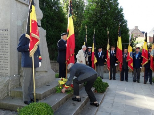 Herdenking oorlogsslachtoffers beide wereldoorlogen (jaargetijde) - Woumen (31)